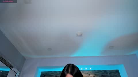 leahlombardi_ online show from February 5, 3:09 am