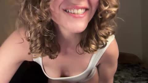 Leah Sparkles online show from April 16, 2:56 am