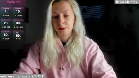 LeaVixx online show from January 1, 3:35 pm