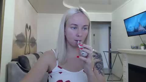 leggywily25 online show from September 12, 9:29 am