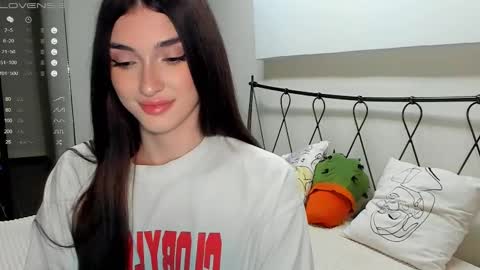 Leila online show from February 11, 11:01 pm