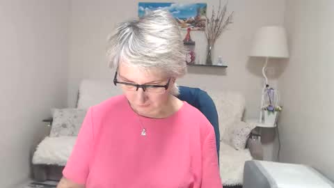 Leila Kinky online show from October 18, 6:38 am