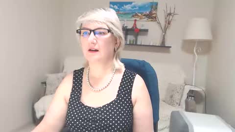 Leila Kinky online show from March 9, 3:43 am