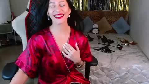 leilamurray online show from July 26, 11:40 am
