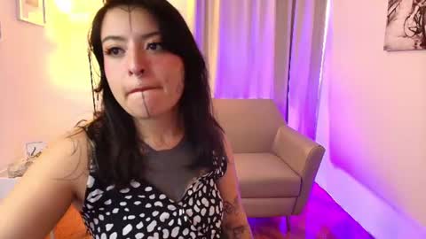 Lena LOOK MY AMAZON LIST ON MY BIO online show from July 8, 12:29 pm