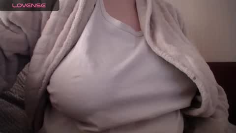 lenagolden online show from February 20, 9:00 am