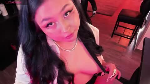 Lenna Kang online show from March 5, 8:59 pm