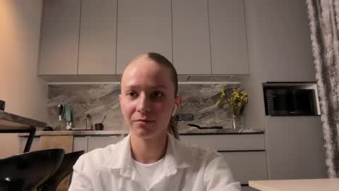 Emma online show from May 31, 11:16 am