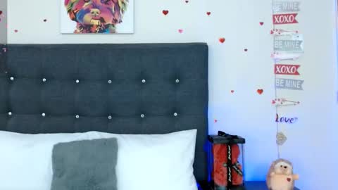 LUCY online show from March 8, 8:57 pm