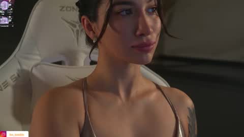 Leora online show from September 14, 5:00 pm