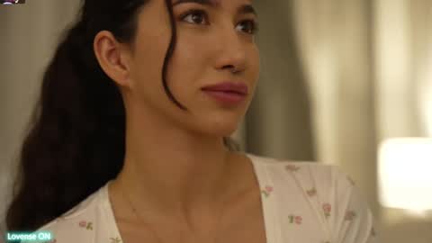 Leora online show from February 9, 4:40 pm