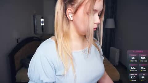 Hello everyone Im Lora Its my first day Were going to have fun together online show from October 16, 5:21 am