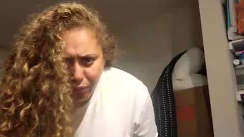 leothegirl88 online show from June 12, 7:38 am