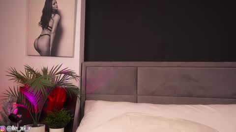 Lexi Reed online show from February 10, 7:50 pm