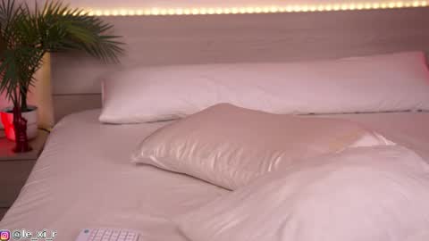 Lexi Reed online show from October 10, 2:22 pm