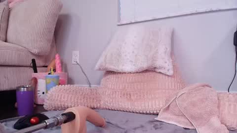Lexi Smith online show from June 7, 10:44 am