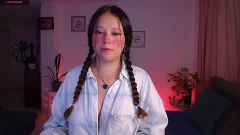 Lexie Thompson   8pm  0000am -5 online show from January 31, 3:09 am