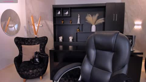 Lexie  online show from February 6, 7:51 pm