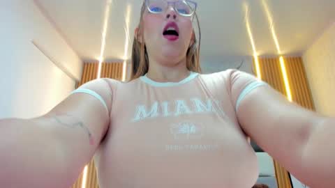   online show from October 3, 1:38 pm