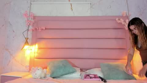 LEZY online show from September 26, 7:55 pm