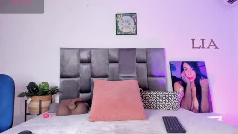 Lia Jhonson online show from April 13, 12:28 pm