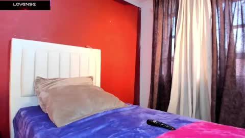 lia_morett online show from October 21, 2:32 pm