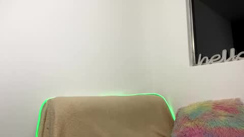 Little Queen Lia  online show from May 1, 11:41 pm