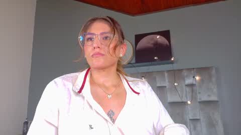 L I A   online show from July 7, 7:23 am