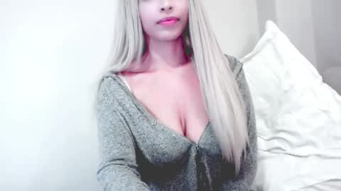 Lia Divina online show from April 19, 7:52 am