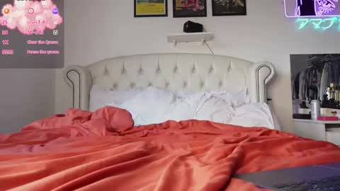 val and tina online show from March 25, 6:00 pm