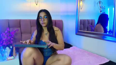 liam_rochi online show from May 25, 12:37 pm