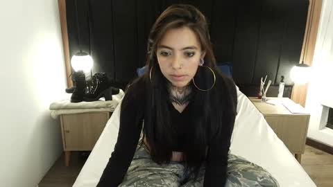 L I A M O N R O E online show from March 17, 12:09 pm