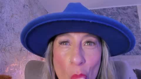 Lian online show from November 5, 7:52 pm