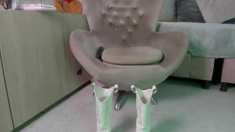 Lian online show from October 15, 7:49 pm