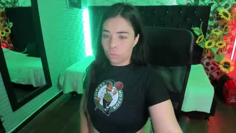 liany_taylor online show from March 18, 2:27 am