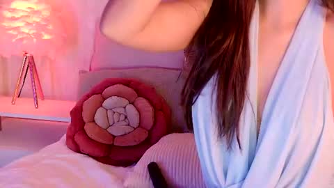 Liora online show from July 17, 1:21 am