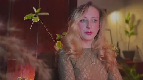  Im online every day except Saturday and Sunday somewhere between 2000 and 0300 UTC3 but its never at the same time  online show from February 28, 7:57 pm