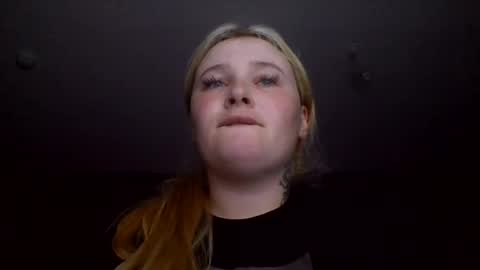 light_lunaa online show from August 1, 4:09 pm