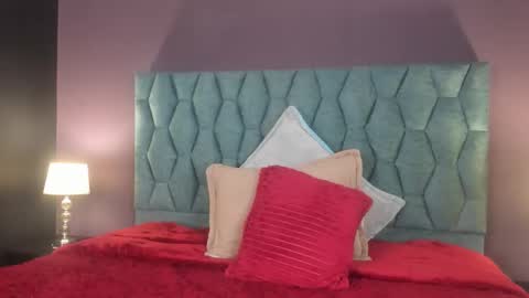 lia  online show from February 23, 7:02 pm