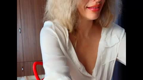 Mia                   Onlyfans link -  online show from April 21, 3:02 am