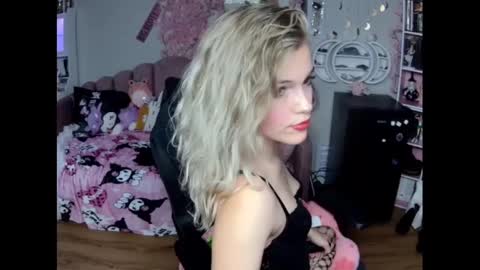 Lil Bunny online show from December 6, 4:47 am