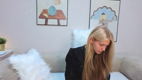 Emma online show from September 25, 12:04 pm