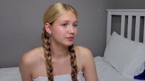 Emma online show from October 31, 11:14 am