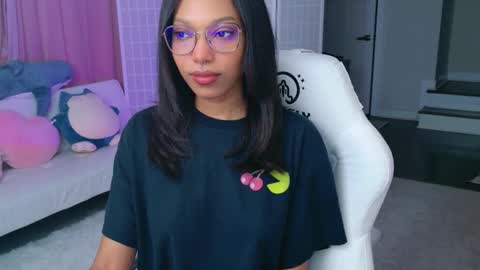 evie online show from March 28, 1:49 am