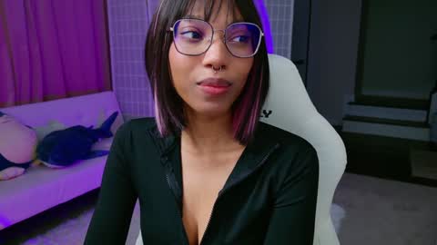 evie online show from February 5, 2:51 am