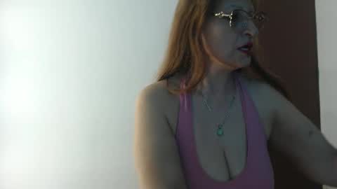 lilieth online show from November 12, 5:44 pm