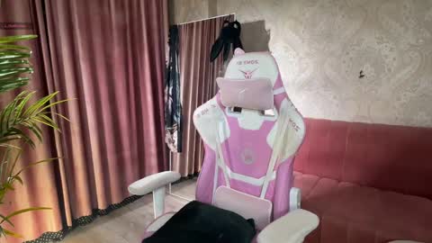 Lili online show from April 9, 11:48 am