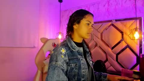 lili_evanss online show from October 27, 11:17 am