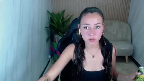 lili_mint_tf online show from April 23, 4:42 am