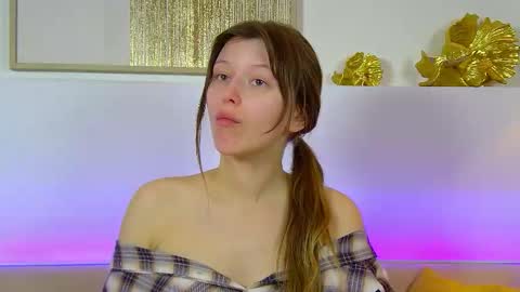 Mia online show from February 3, 6:40 am